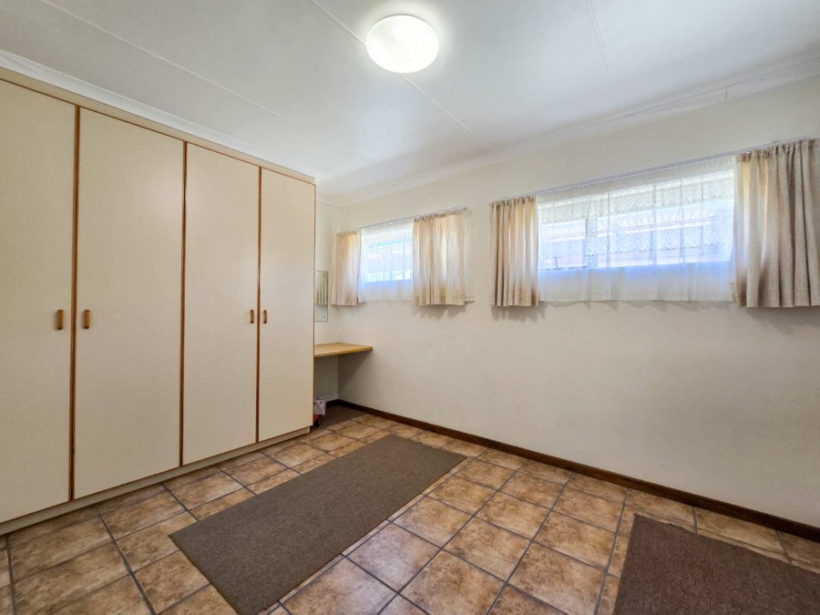 3 Bedroom Property for Sale in Stilbaai Wes Western Cape